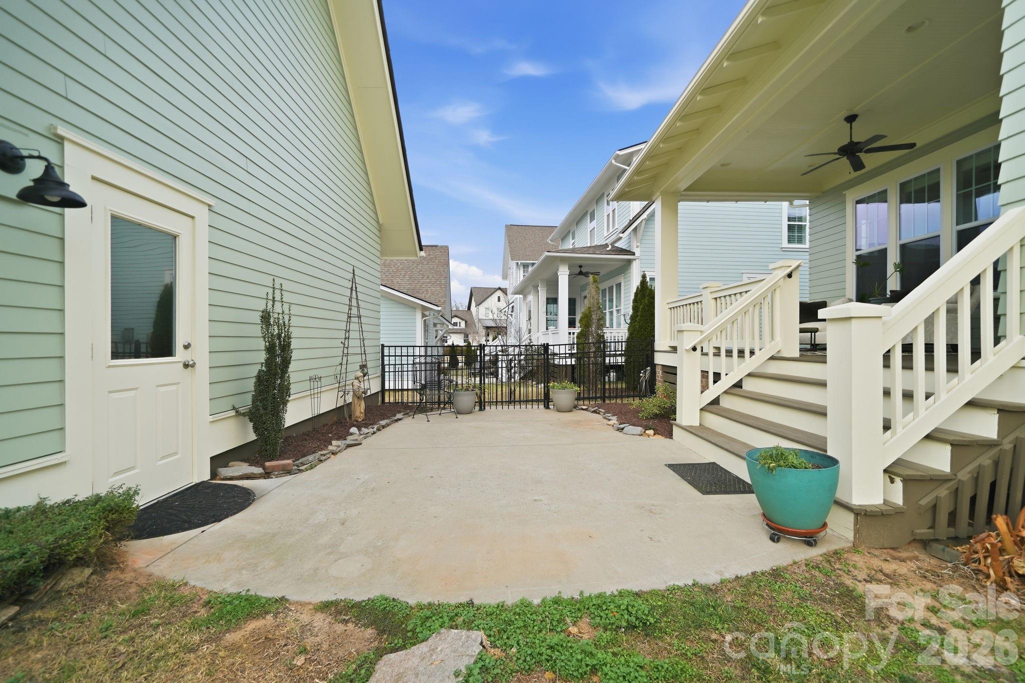 Riverwalk - Residential