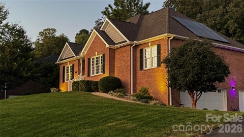 Photo of 1463 Brookstone Drive, Hickory, NC 28602 (MLS # 4424803)
