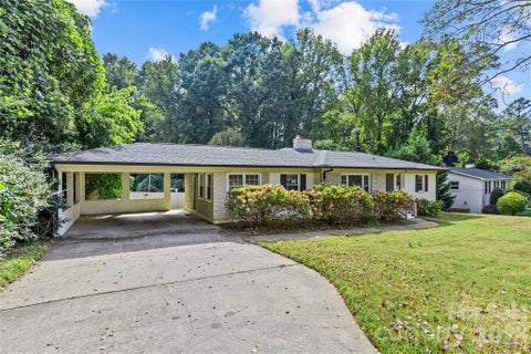 Photo of 2538 Arnold Drive E, Charlotte, NC 28205 (MLS # 4434859)