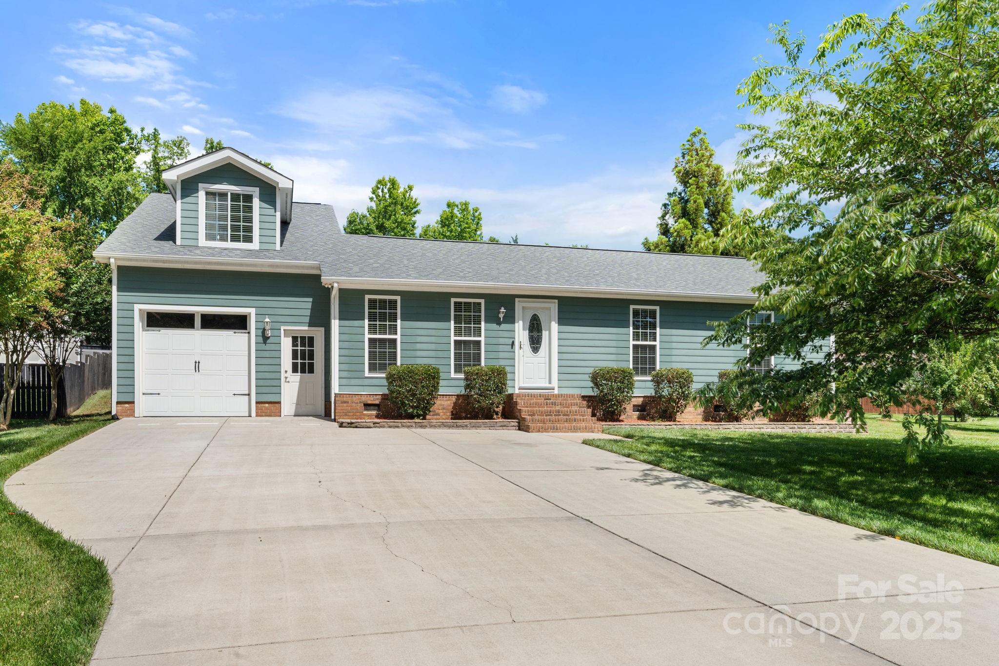 2908 Dylan Place NW