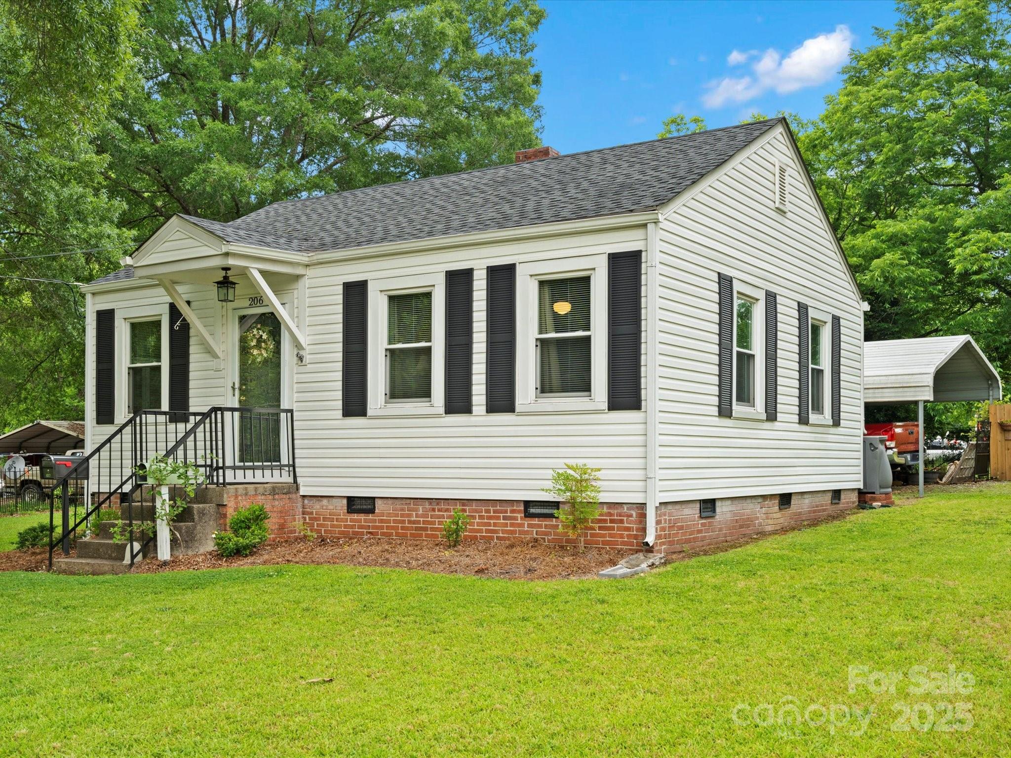 206 Charlotte Street