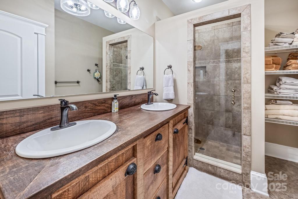 Spicewood Acres - Residential