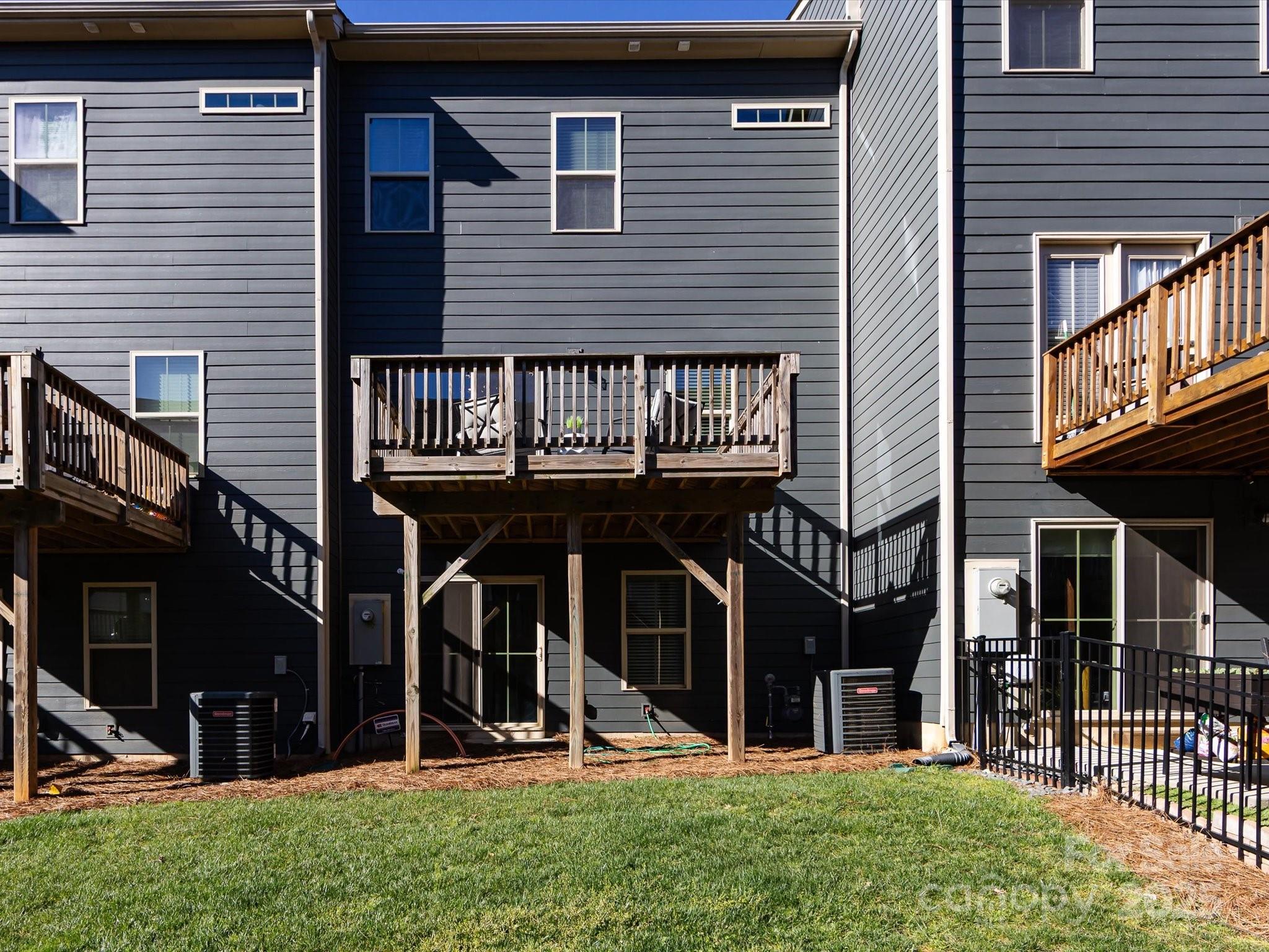 Townes of Oakhurst - Residential