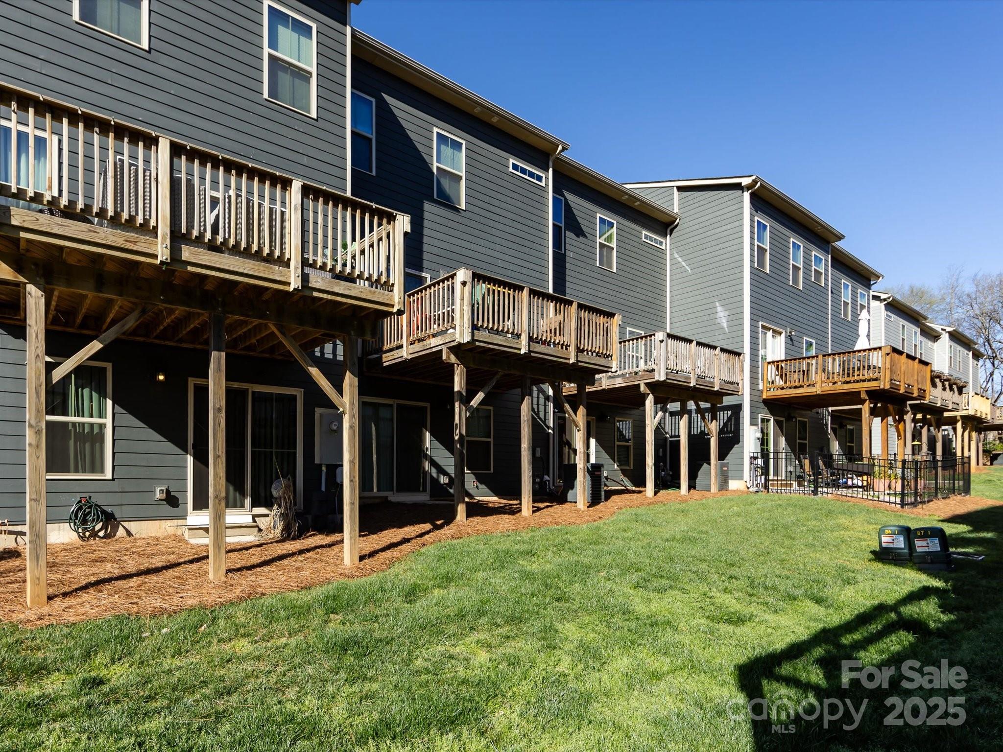 Townes of Oakhurst - Residential