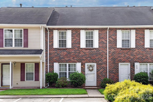 221 LINKSIDE CT SE # 5, LENOIR, NC 28645 - Image 09c3d6264a14b3642dd9efa3d9fa7f91/2904680581