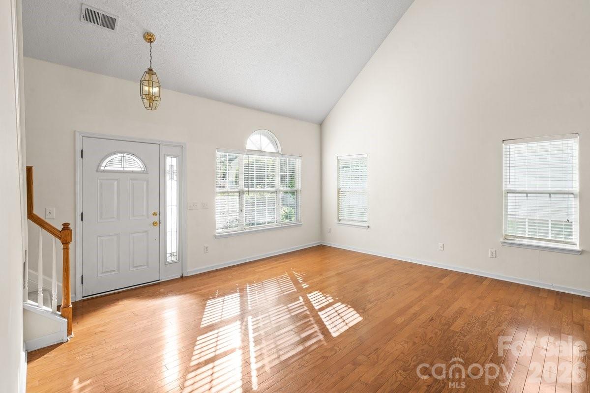 1937 Decatur Court