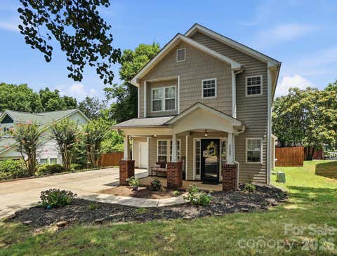 Photo of 4008 Brandie Glen Road, Charlotte, NC 28269 (MLS # 4396112)