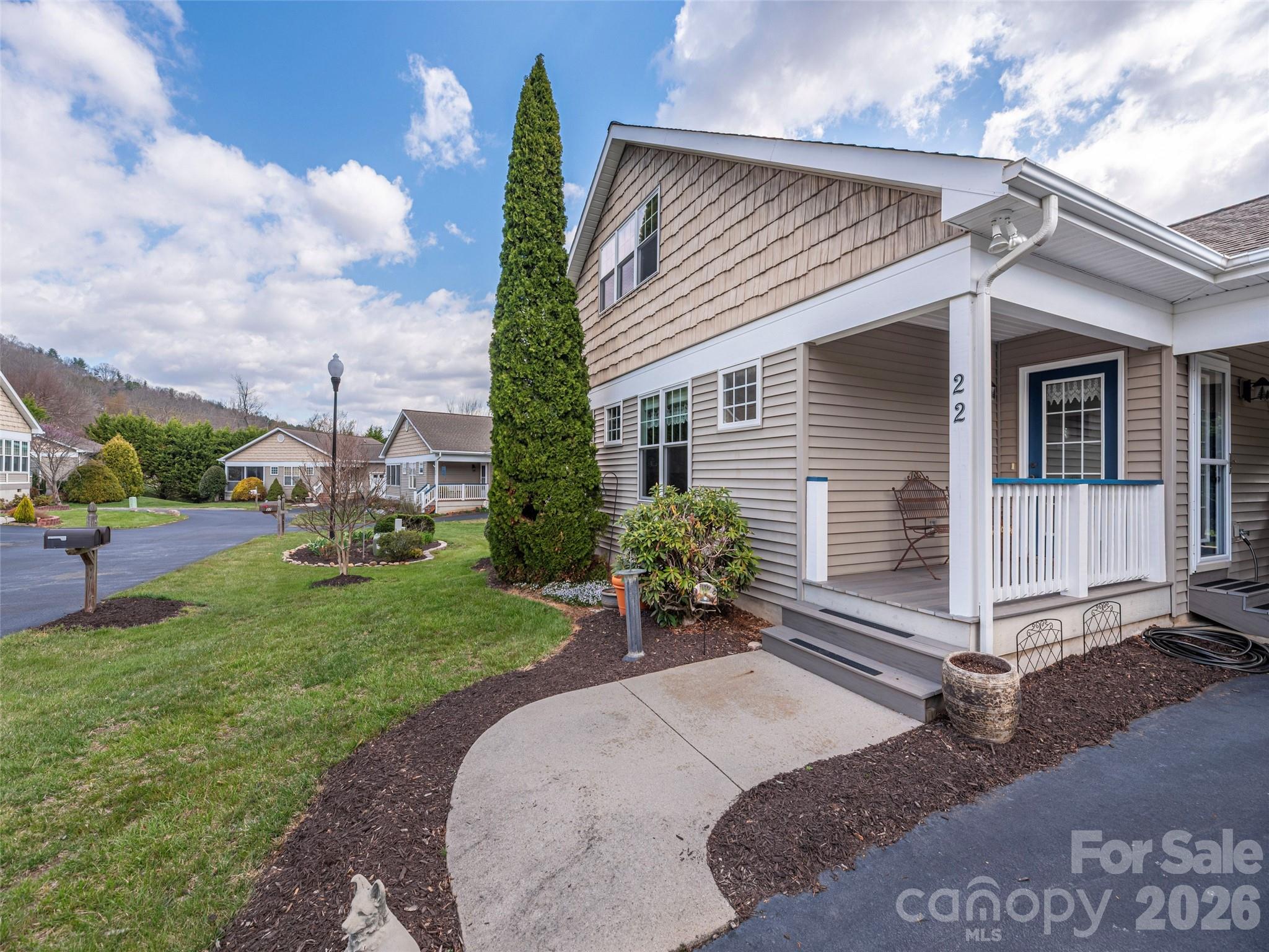 22 Cottage Loop