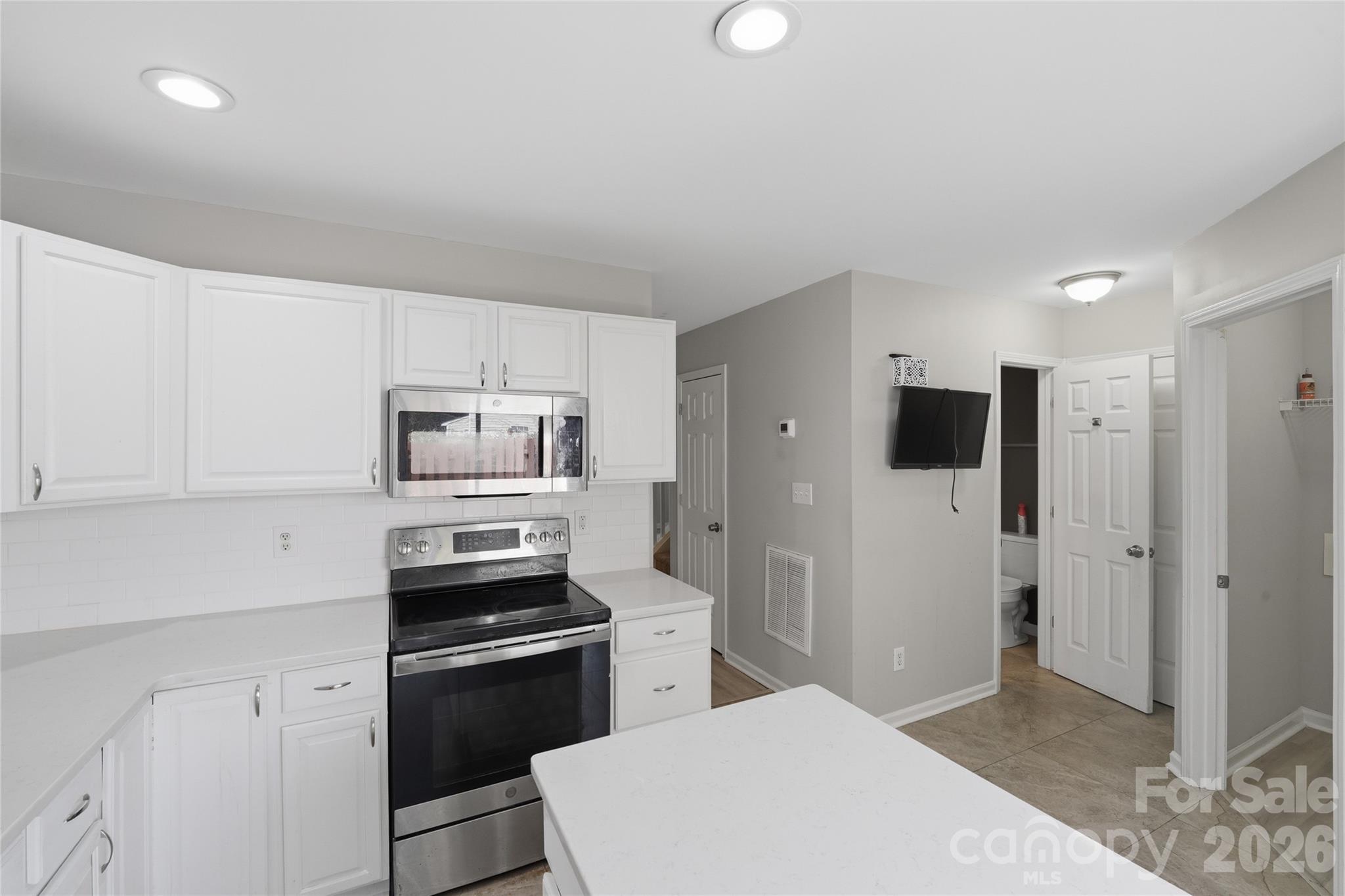 The Landing at Hickory Grove - Residential