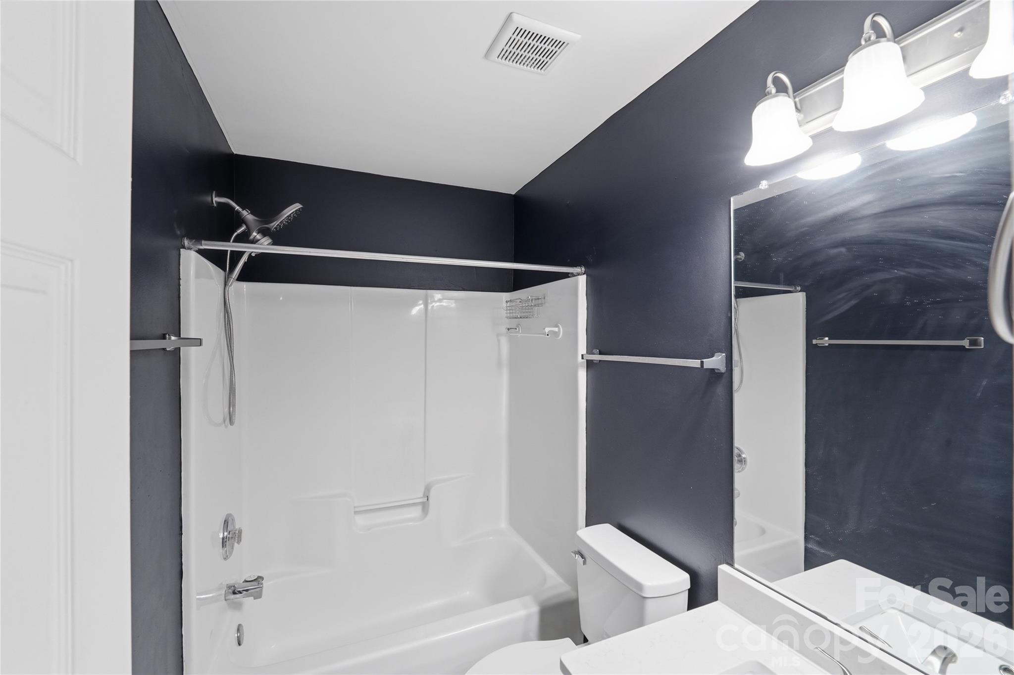 The Landing at Hickory Grove - Residential