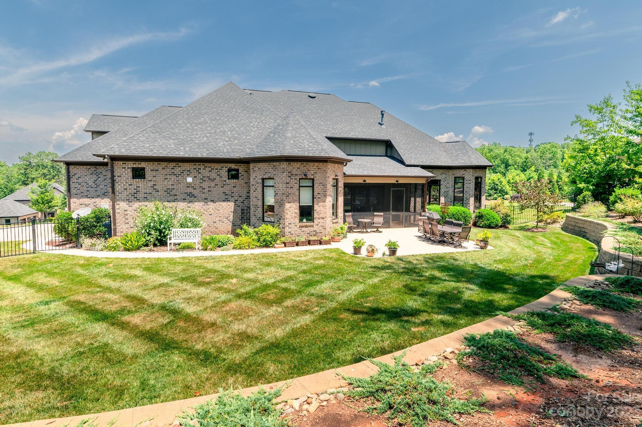 Norman Pointe - Residential