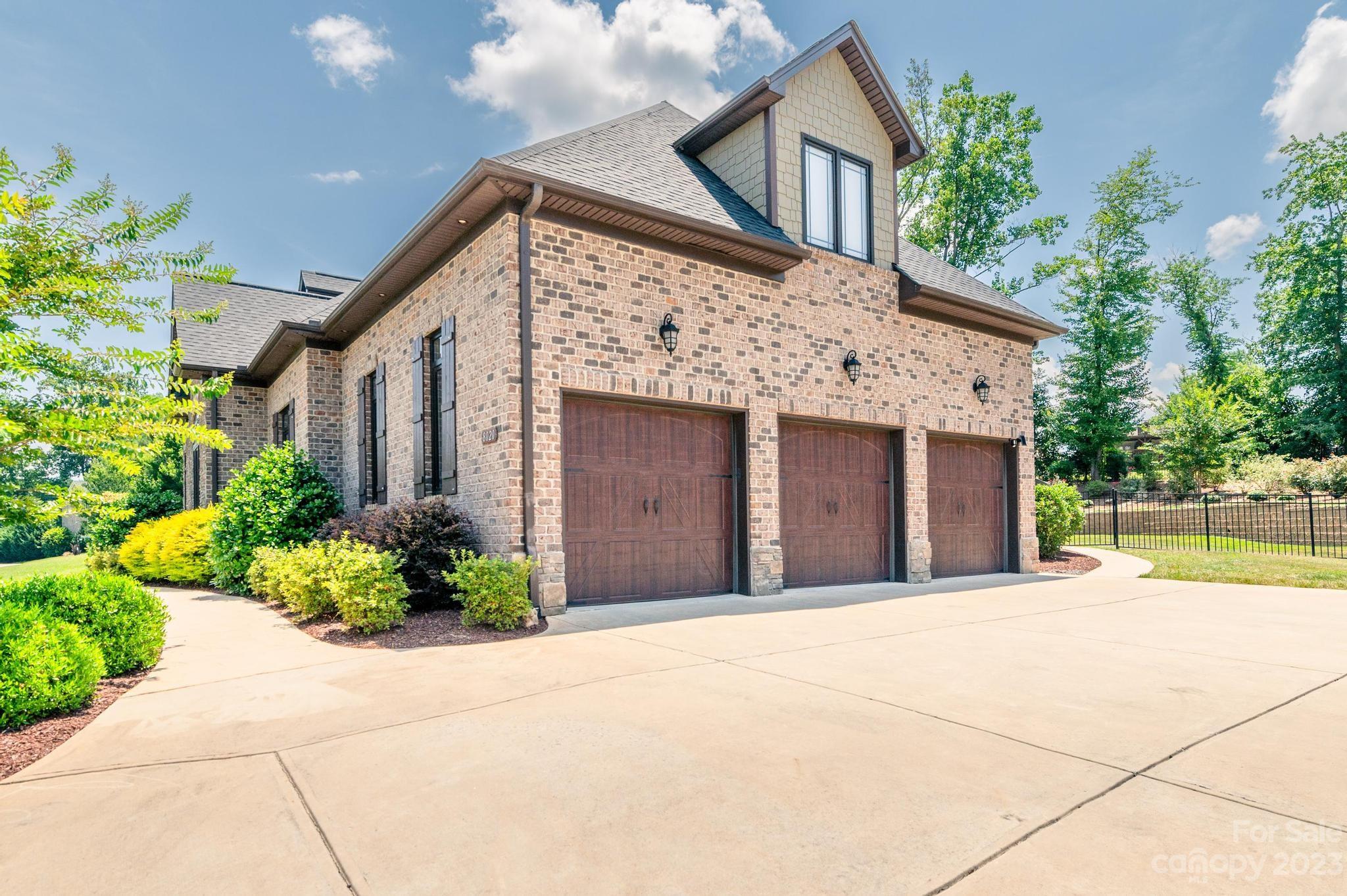 Norman Pointe - Residential