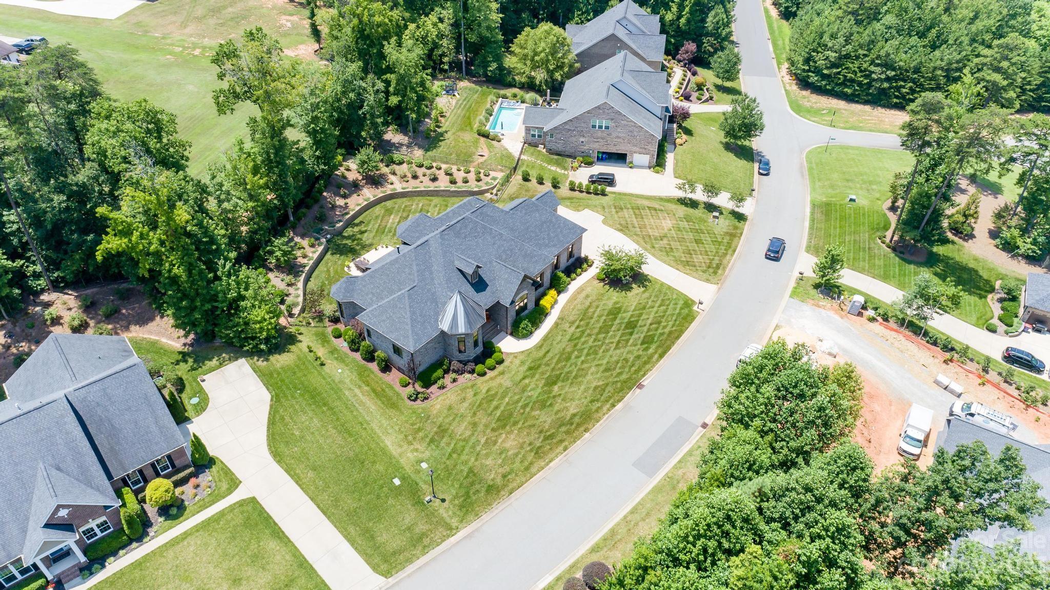 Norman Pointe - Residential