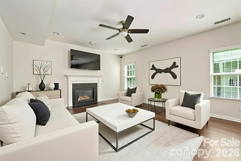 1295 Farm Branch Drive SW