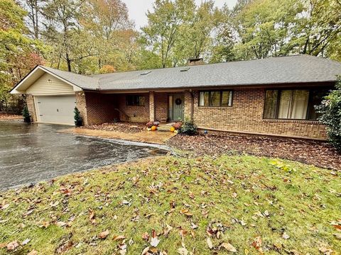 461 Mountain View Drive Columbus NC 28722