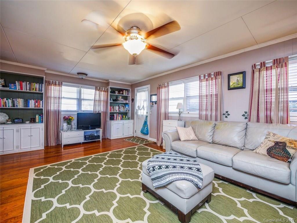 SEVENTEEN ACRES - Residential