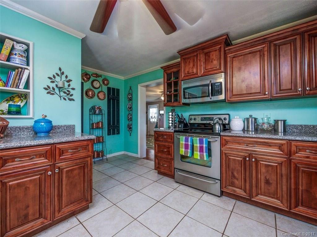 SEVENTEEN ACRES - Residential