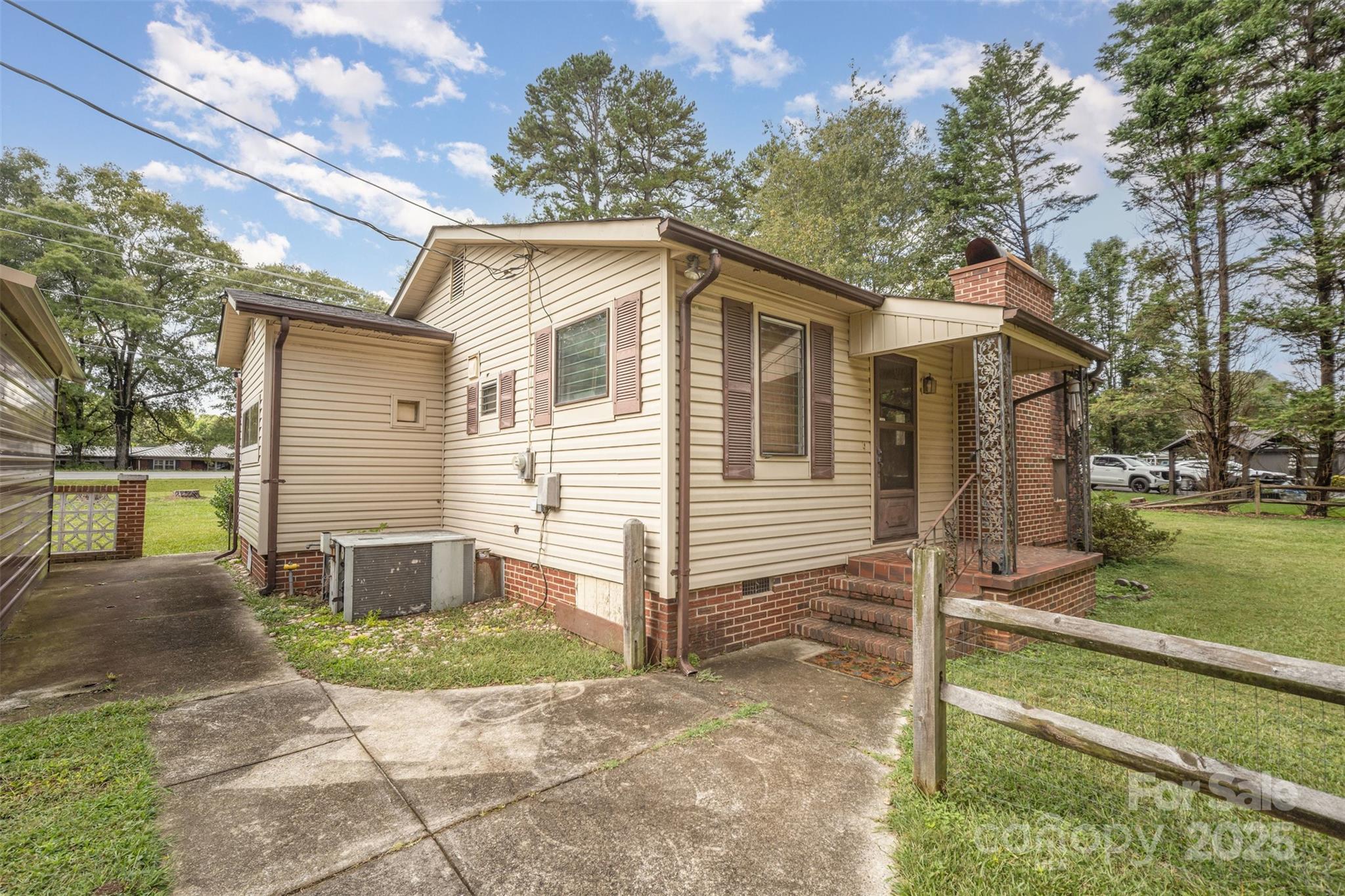 5208 Hickory Grove Road