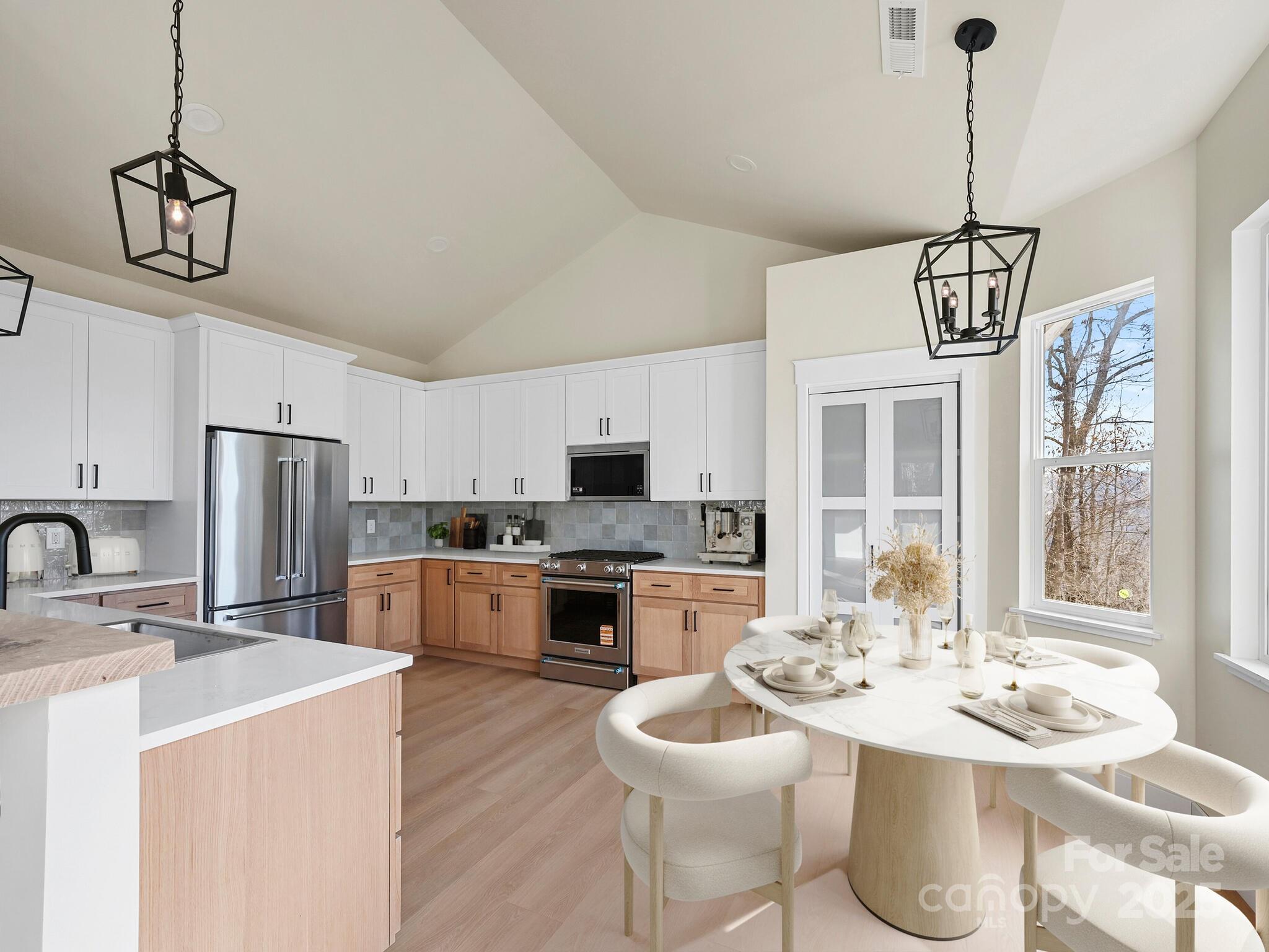 296 Carriage Summitt Way