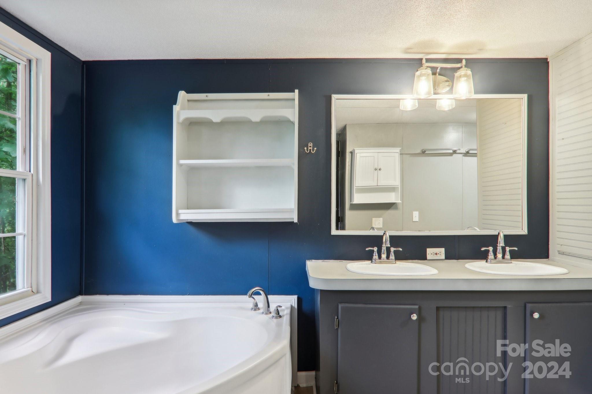207 Vegas Drive 11 & 16