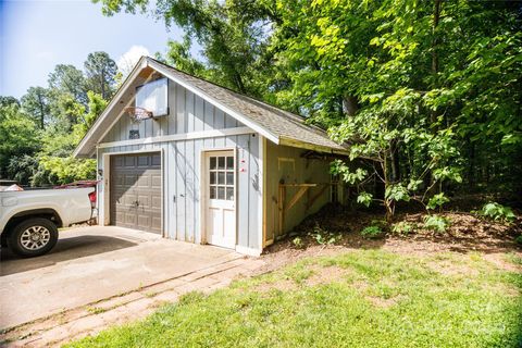 A home in Huntersville