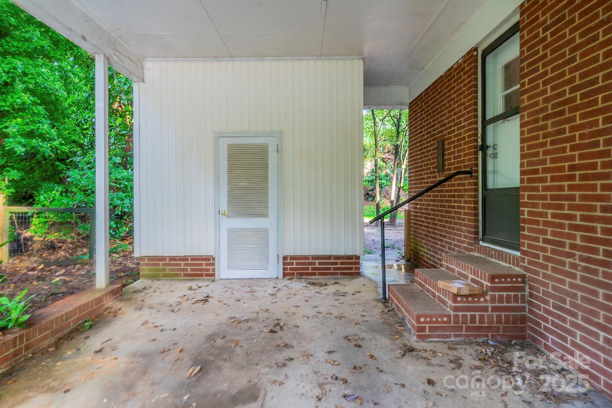 1332 Midwood Drive