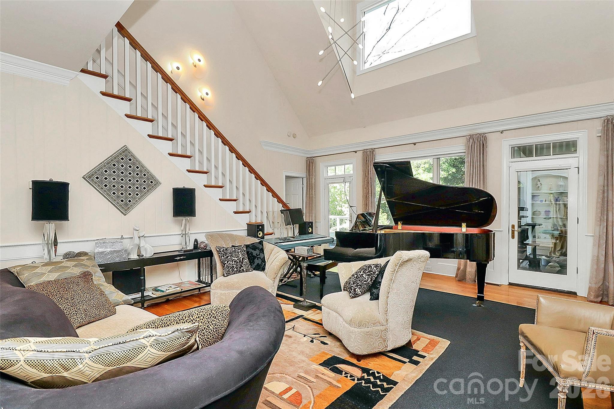 304 S Canterbury Road