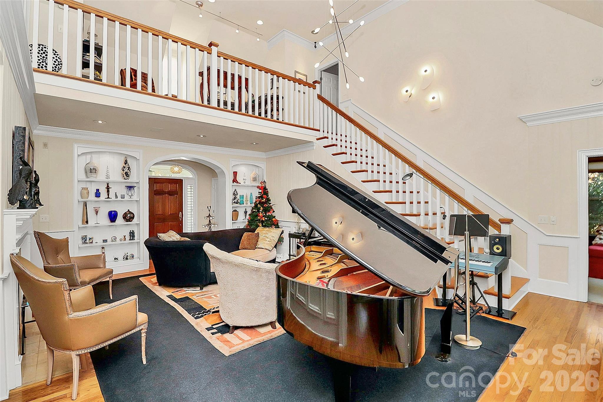 304 S Canterbury Road