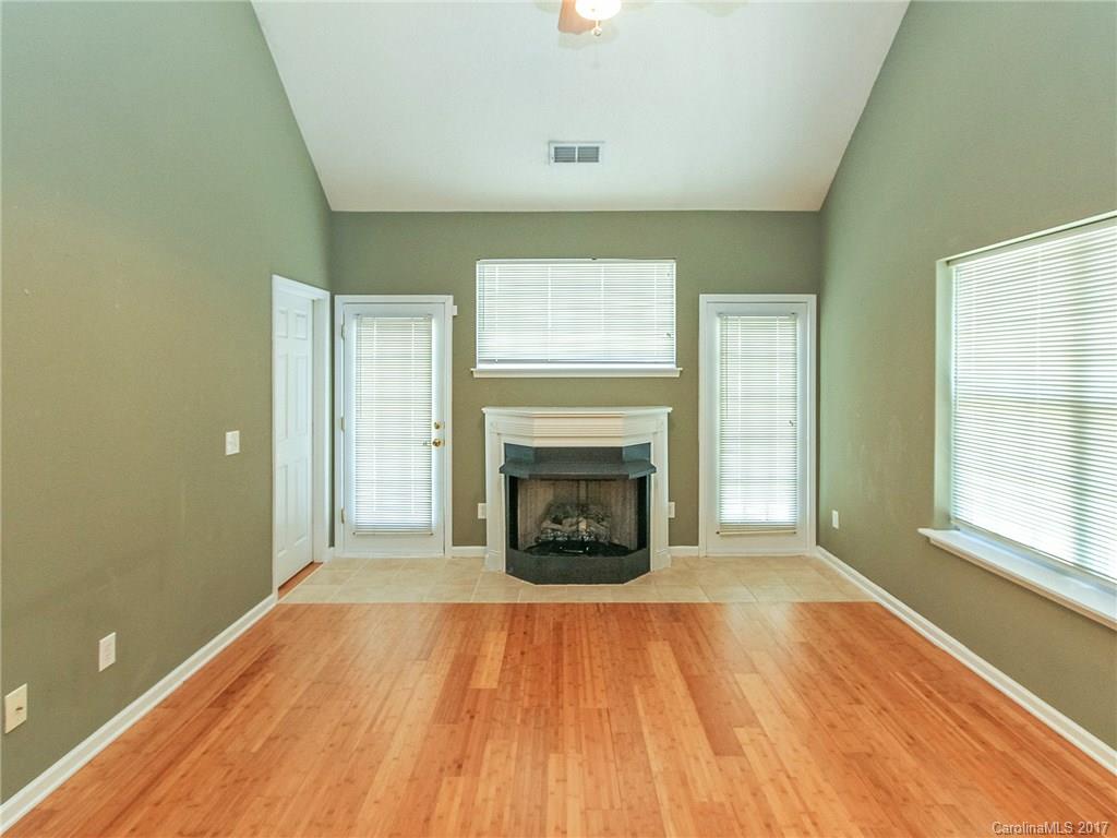 Old Stone Crossing - Residential