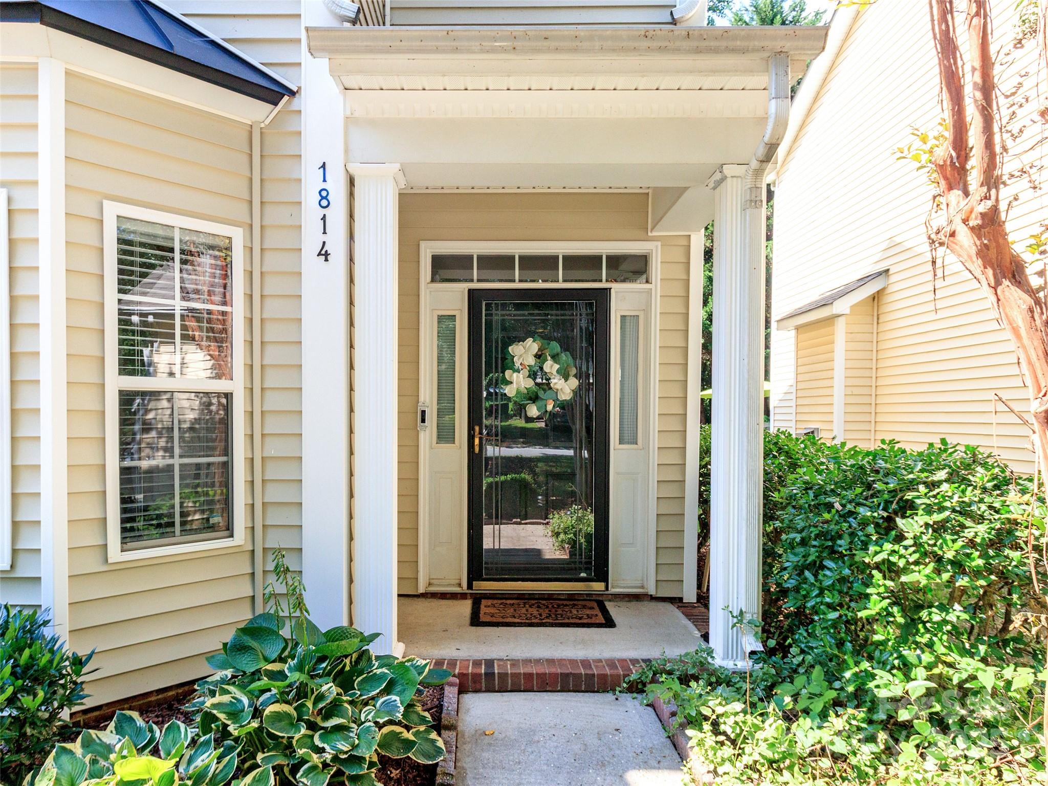 1814 Wilburn Park Lane NW
