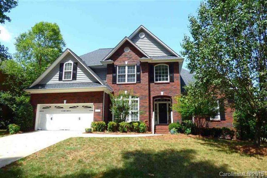 Stylish home in Lawson's Creek! Main level offers a 2-story entrance featuring a beautiful staircase opening onto a vaulted ceiling great room with gas fireplace. The open-concept kitchen area offers lots of cabinet space, granite countertops, stainless appliances, bar seating, breakfast room, laundry room, & opens onto a sunny vaulted ceiling keeping room. The main level also includes a formal dining room/home office with French doors for privacy, & master suite with deep tray ceiling and...