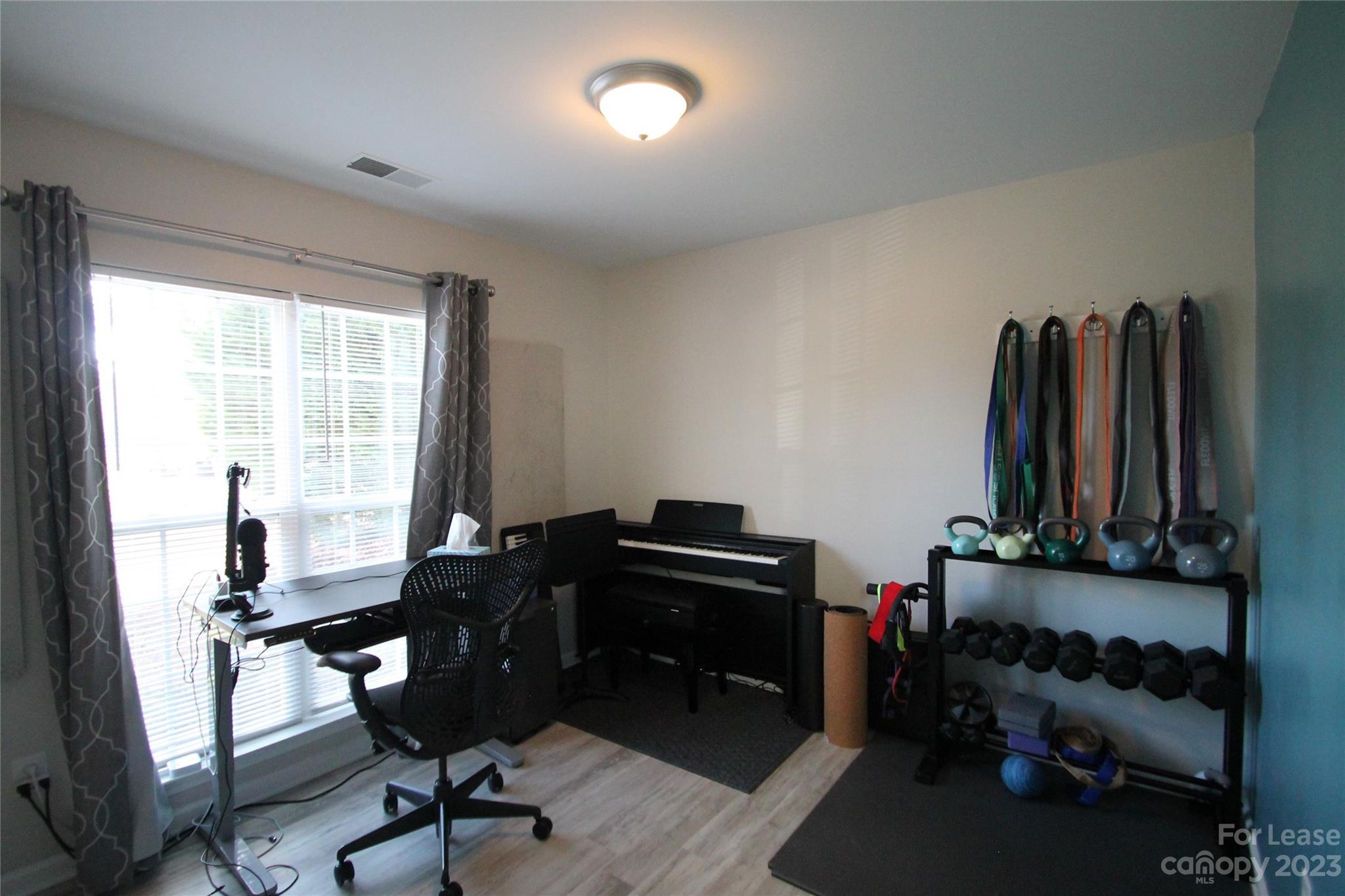 Longview Oaks - Residential Lease