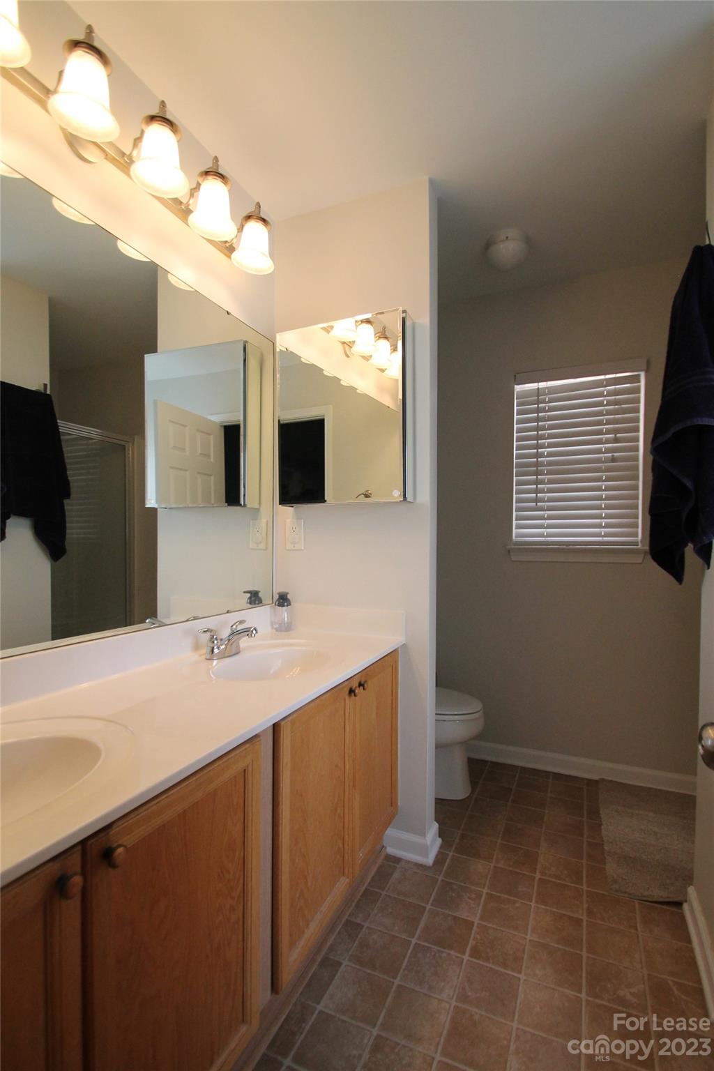 Longview Oaks - Residential Lease