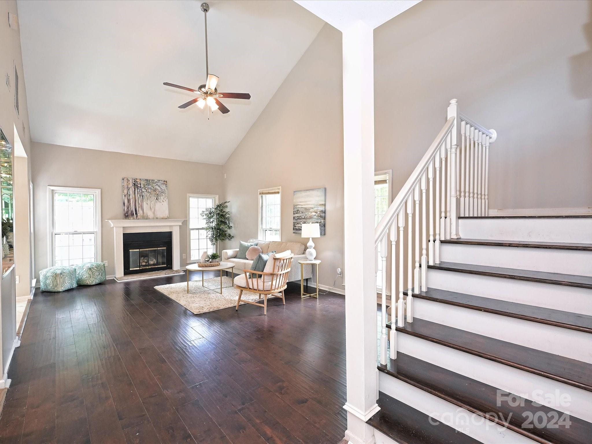 Renaissance On Carmel - Residential