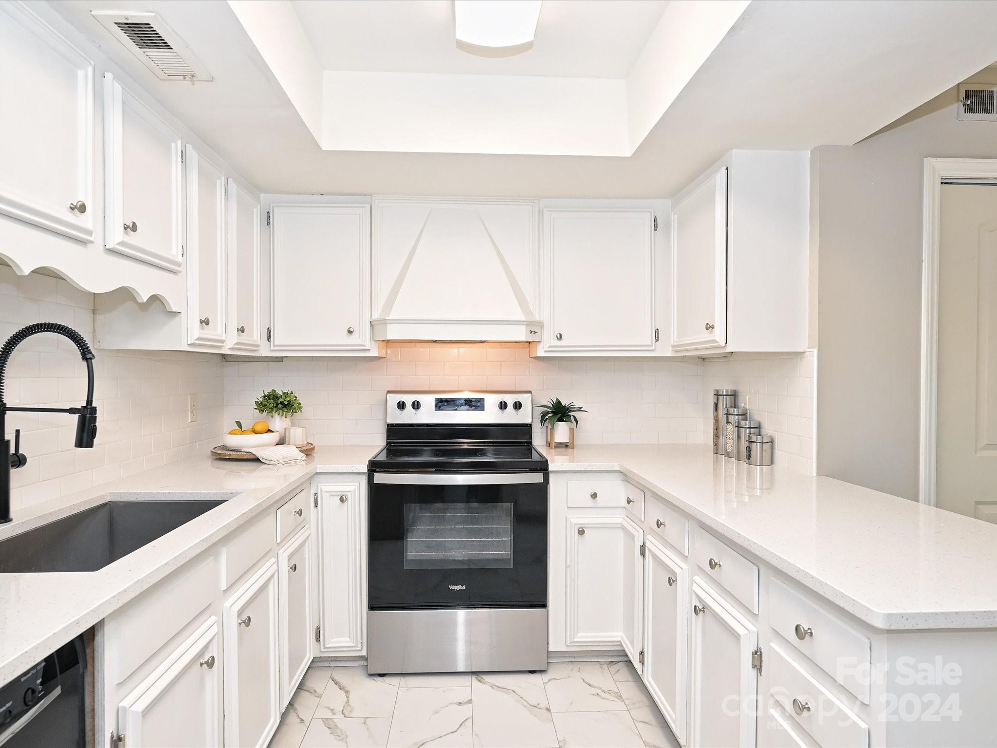 Renaissance On Carmel - Residential