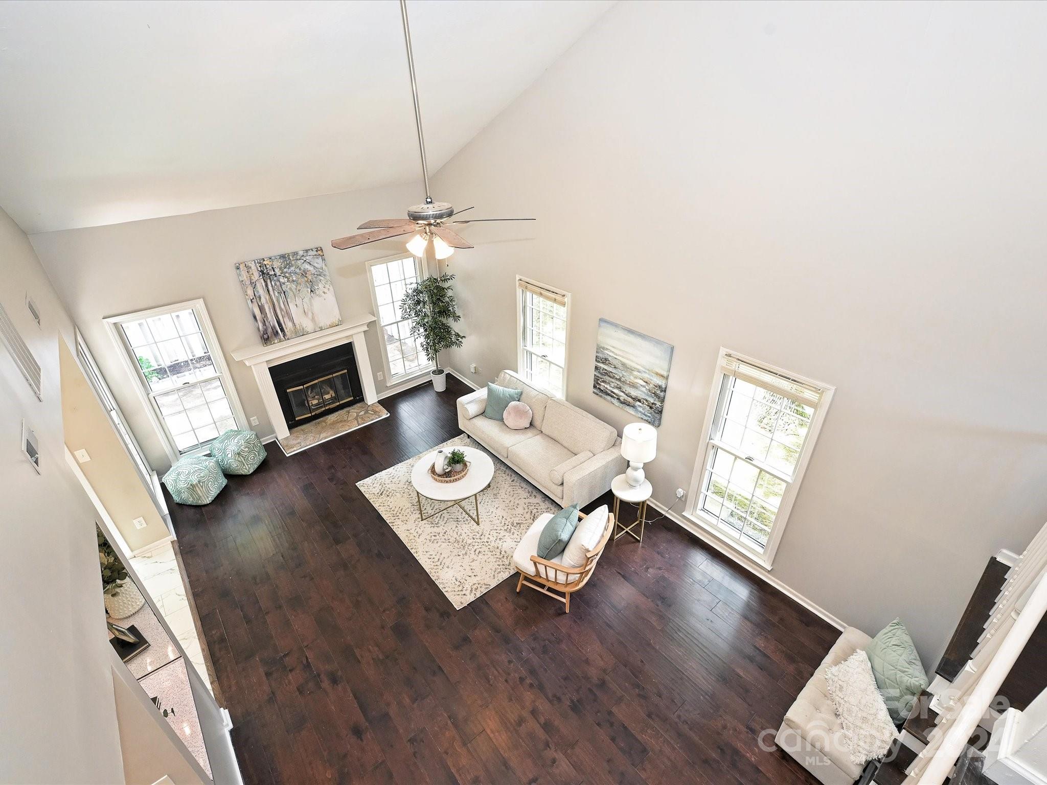 Renaissance On Carmel - Residential