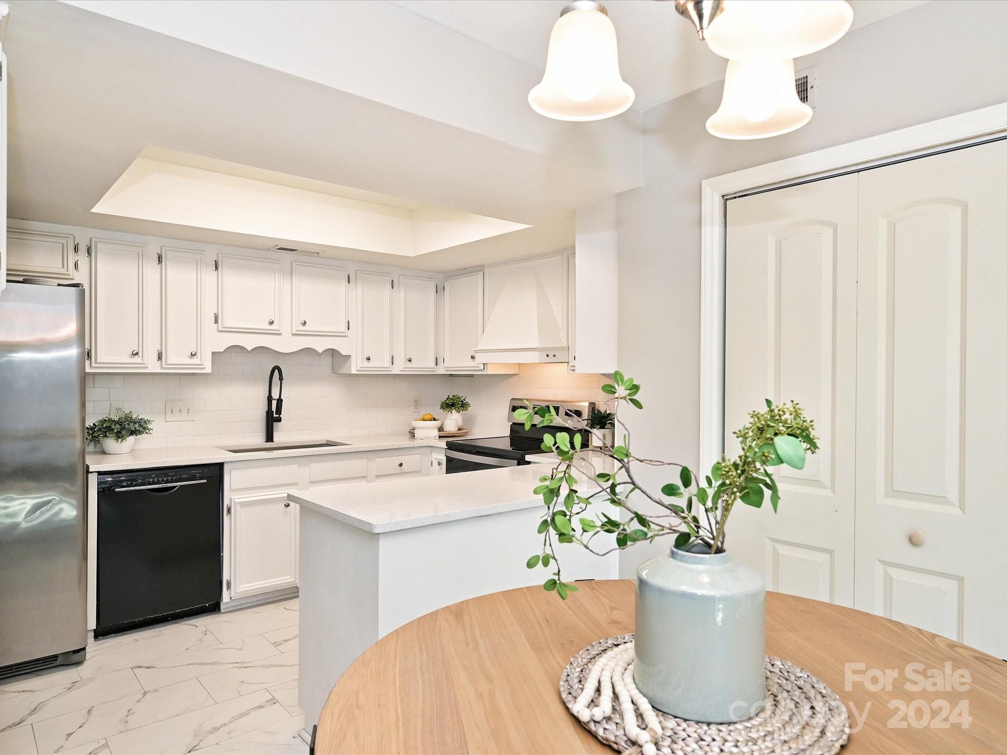 Renaissance On Carmel - Residential