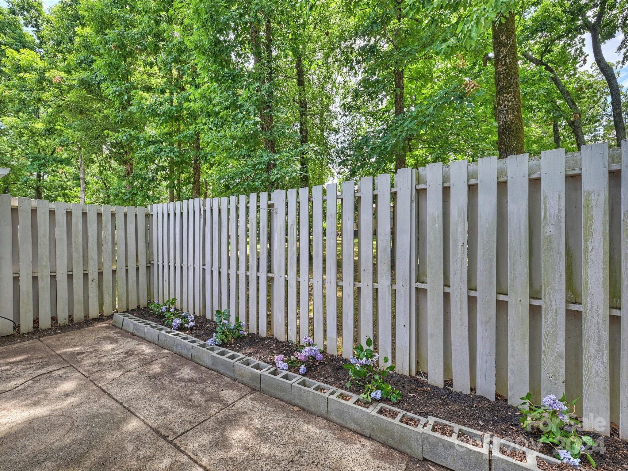 Renaissance On Carmel - Residential