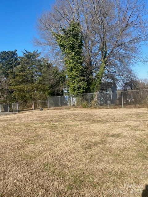 206 W Harrison Avenue Gastonia NC 28052