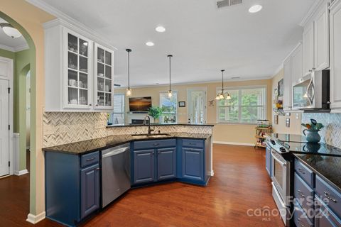 Single Family Residence in Concord NC 3193 Helmsley Court 7.jpg