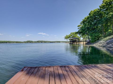 Photo of 3940 Sandy Point Drive, York, SC 29745 (MLS # 4374280)