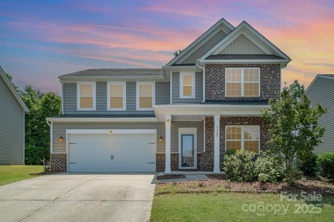 9285 Swimming Drive Harrisburg NC 28075