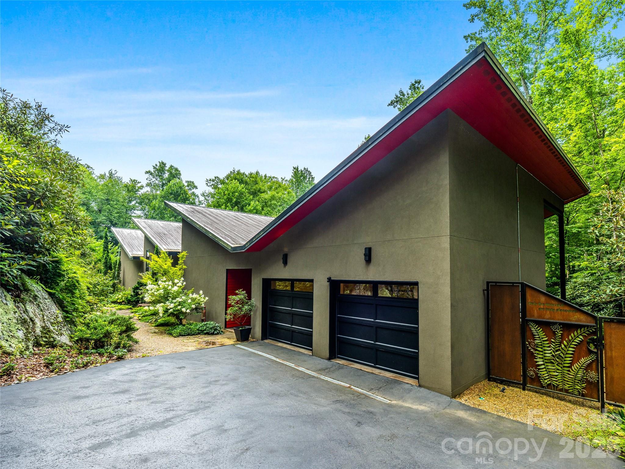 33 Robinson Creek Road