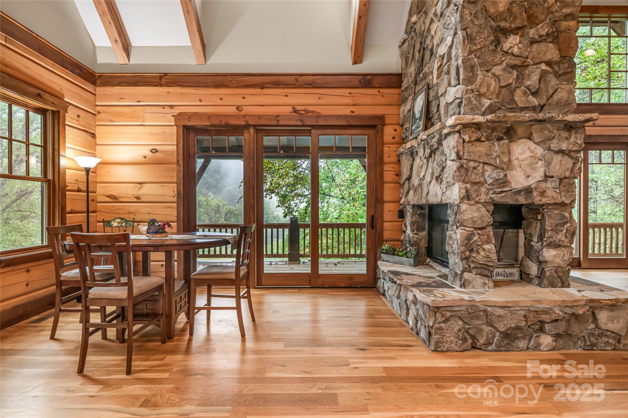 Whisper Mountain - Residential