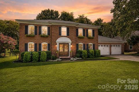 Photo of 4638 DEANSCROFT Drive, Charlotte, NC 28226 (MLS # 4415562)