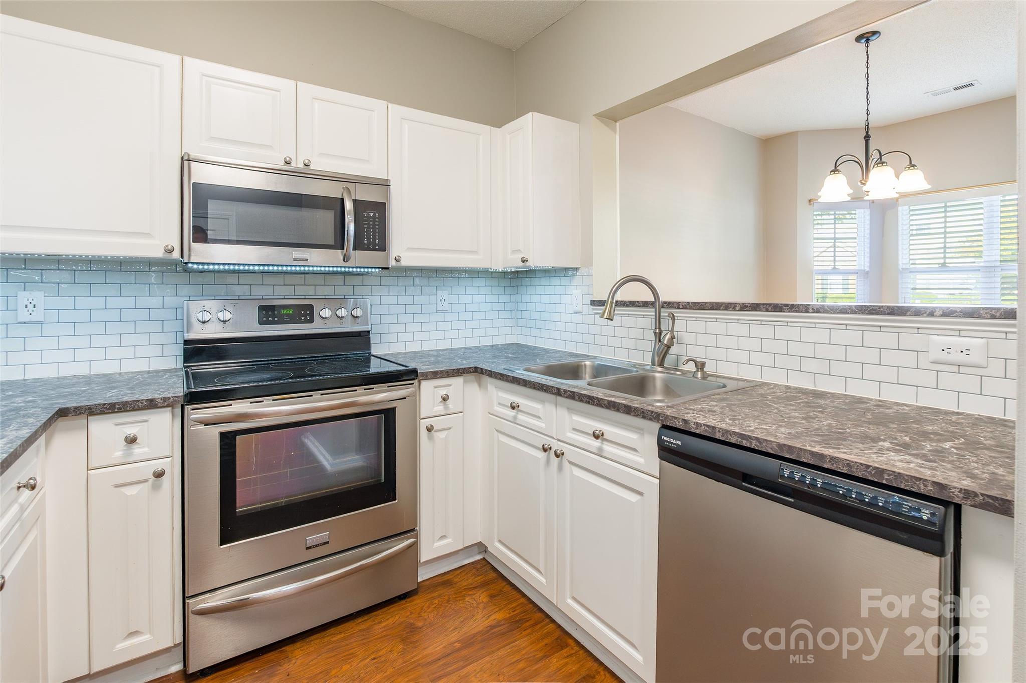 Savannah Townhomes - Residential