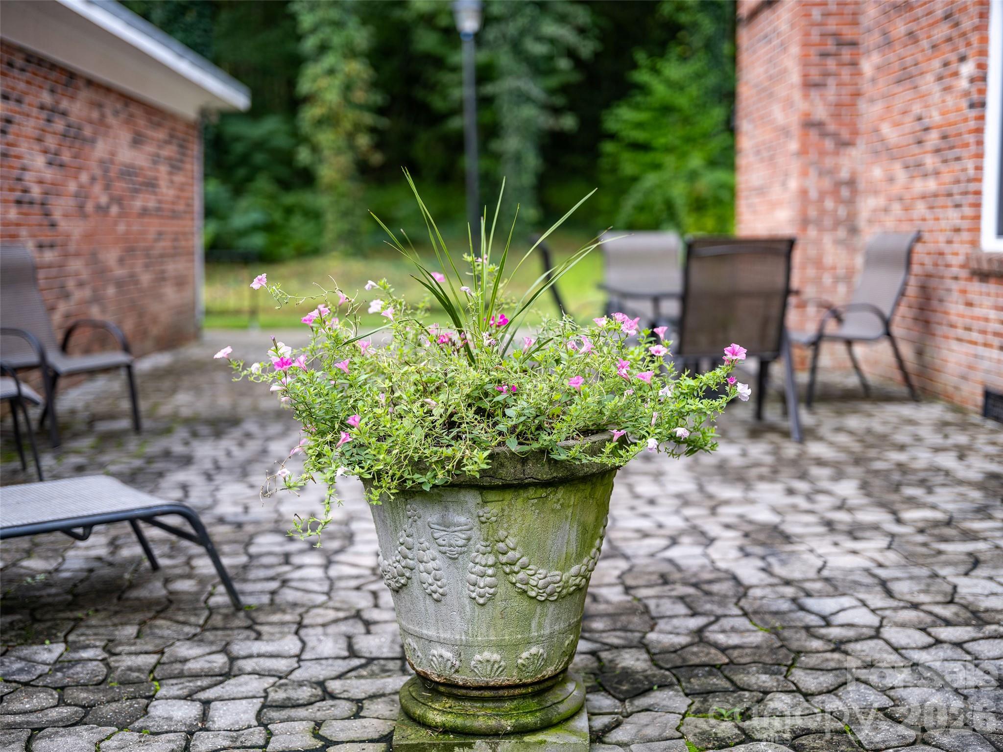 Flat Rock Manor - Residential