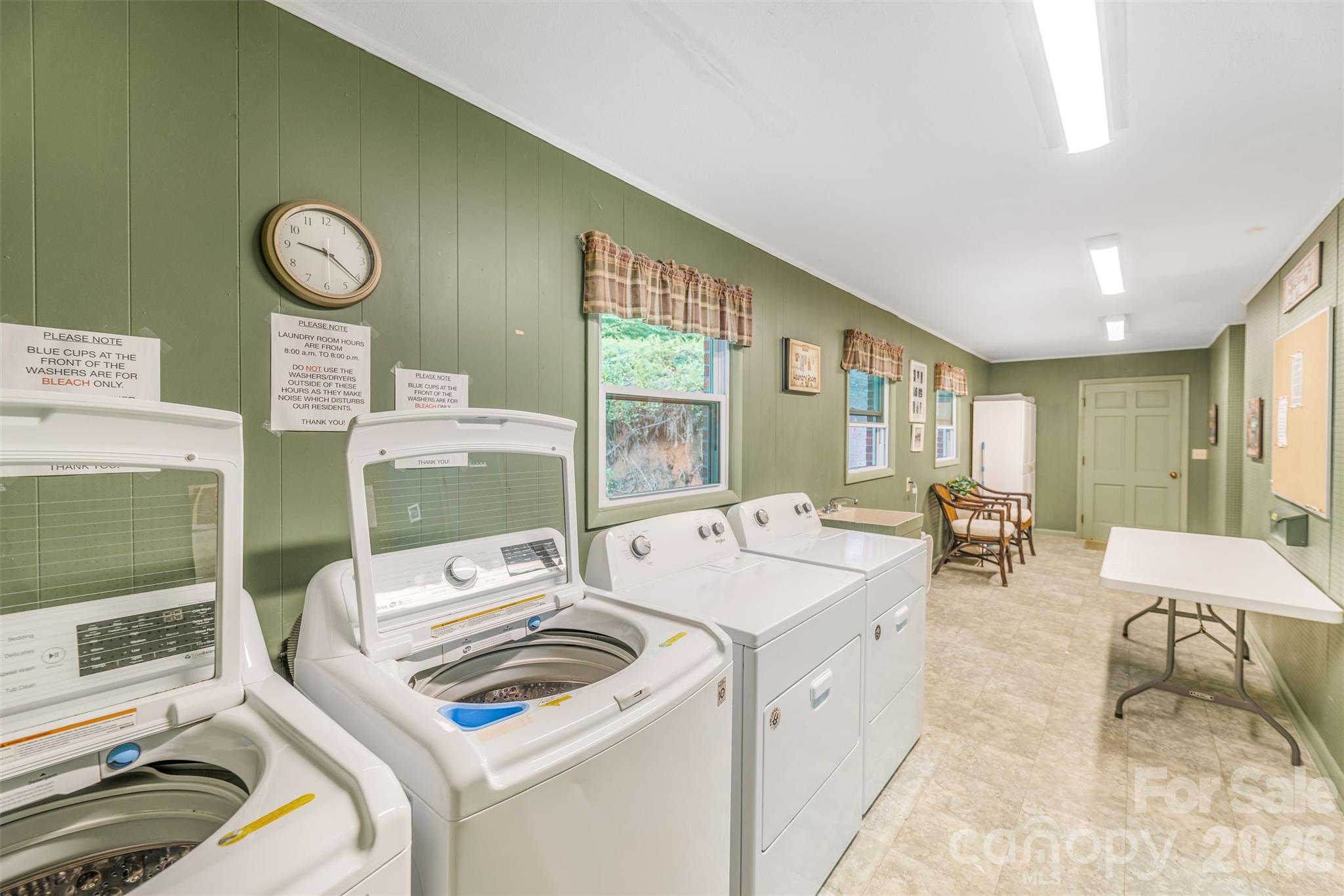 Flat Rock Manor - Residential