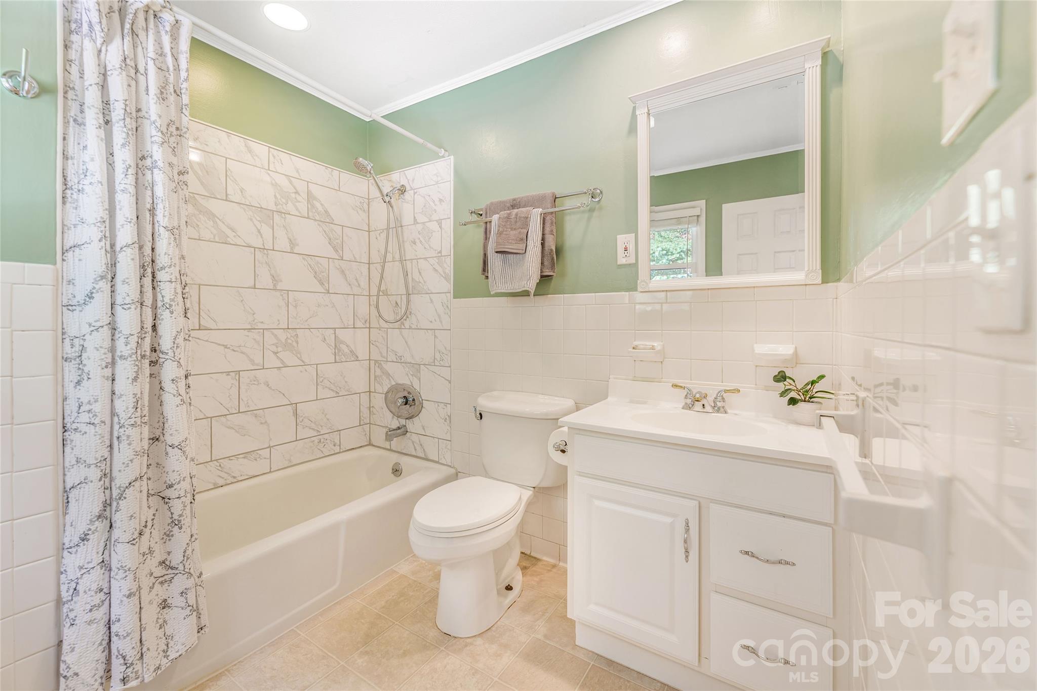 Flat Rock Manor - Residential