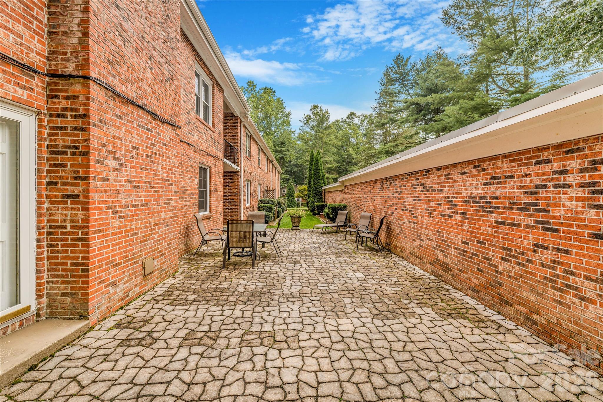 Flat Rock Manor - Residential